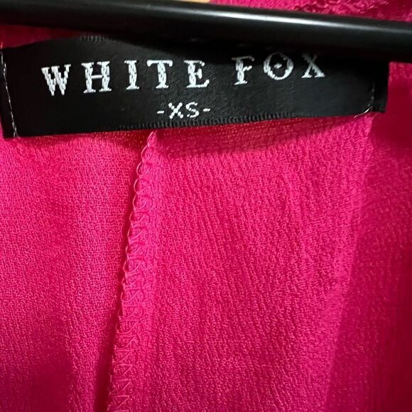 Gorgeous NWOT White Fox size XS oversized pink tie front romper - Picture 4 of 6